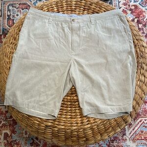 Tommy Bahama Beige Shorts size 42